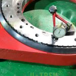 可以长时间保持传动精度的重载型回转驱动