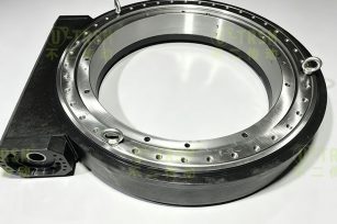 william威廉中文官网设计的零游隙高精度水下作业回转驱动总成介绍